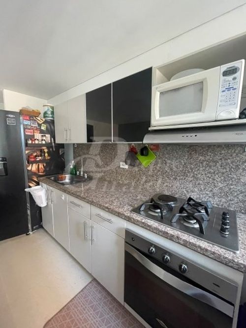 Apartamento de 3 alcobas en venta en Loma De La Doctora, Sabaneta, 77 m² · foto 3 de 15