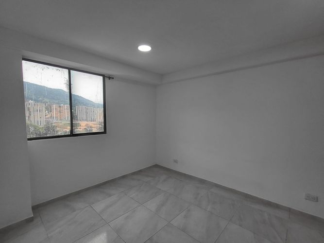 Apartamento de 3 alcobas en venta en Pan De Azucar, Sabaneta, 55 m² · foto 15 de 21