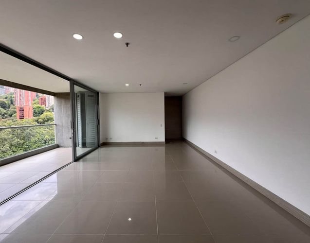 Apartamento de 3 alcobas en arriendo en El Poblado, Medellín, 150 m² · foto 3 de 17