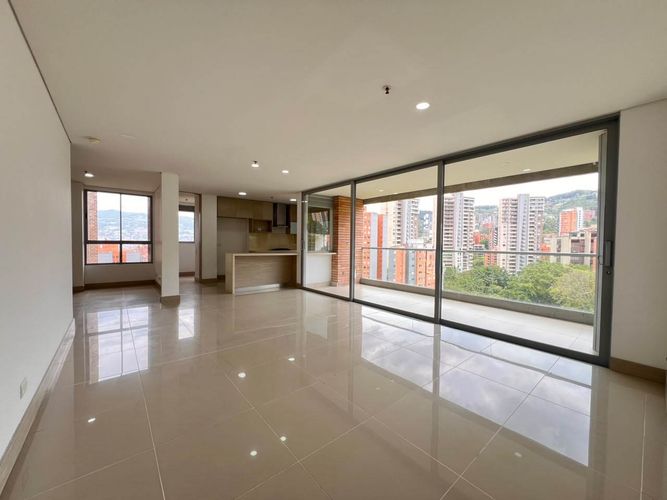 Apartamento de 3 alcobas en arriendo en El Poblado, Medellín, 150 m² · foto 2 de 17