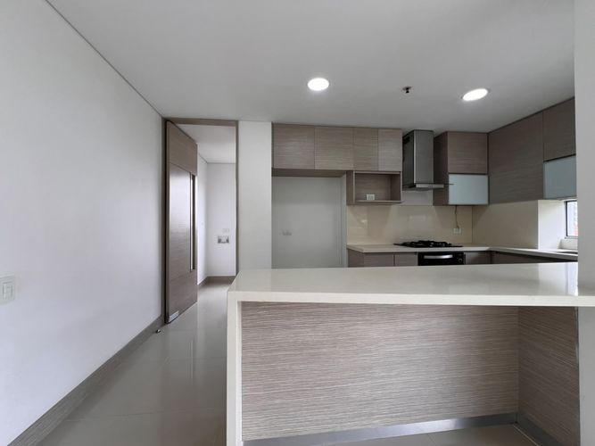 Apartamento de 3 alcobas en arriendo en El Poblado, Medellín, 150 m² · foto 5 de 17