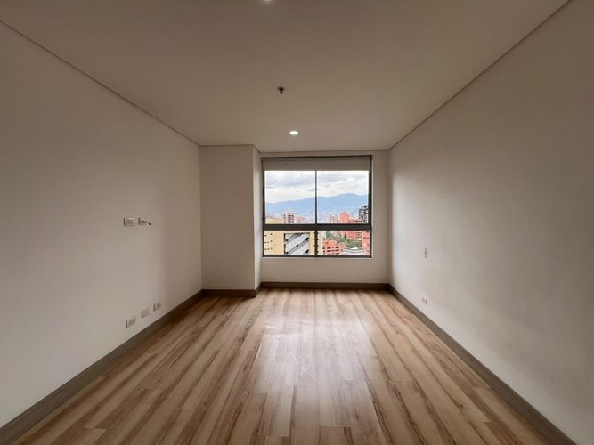 Apartamento de 3 alcobas en arriendo en El Poblado, Medellín, 150 m² · foto 12 de 17