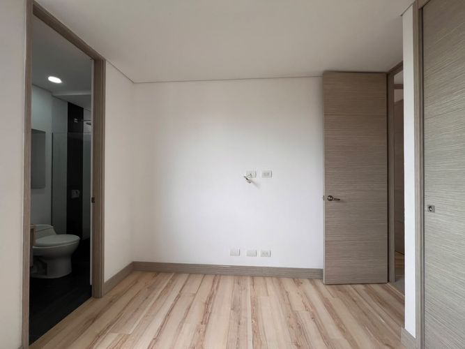 Apartamento de 3 alcobas en arriendo en El Poblado, Medellín, 150 m² · foto 9 de 17