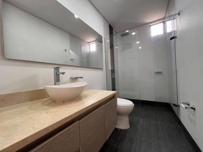 Apartamento de 3 alcobas en arriendo en El Poblado, Medellín, 150 m² · foto 16 de 17