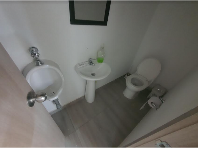 Local en venta en El Portal, Envigado, 57 m² · foto 3 de 3