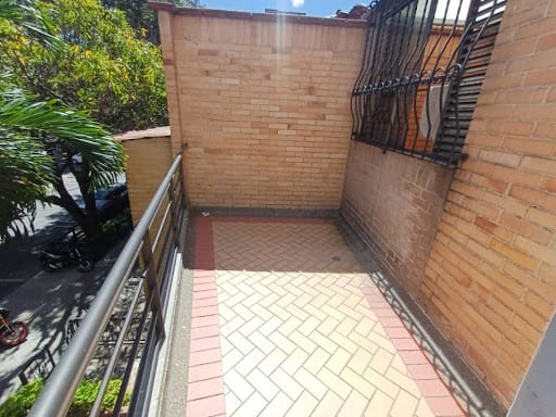 Apartamento de 3 alcobas en arriendo en Lorena, Medellín, 120 m² · foto 4 de 21