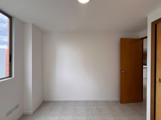 Apartamento de 3 alcobas en arriendo en El Poblado, Medellín, 86 m² · foto 8 de 17