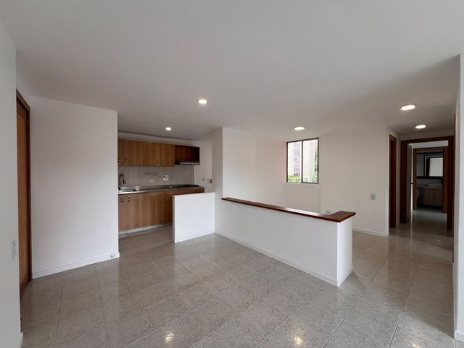 Apartamento de 3 alcobas en arriendo en El Poblado, Medellín, 86 m² · foto 6 de 17
