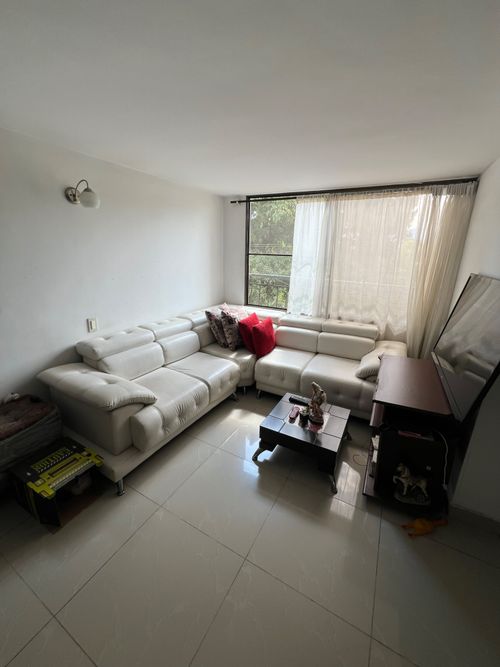 Apartamento de 3 alcobas en venta en La Base, Cali, 62 m² · foto 2 de 12