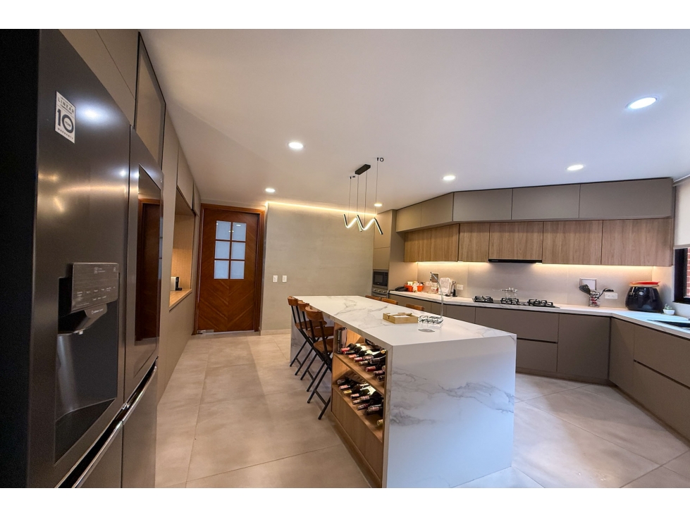 Apartamento en venta en Santa Barbara Alta, Bogotá · foto 11 de 24