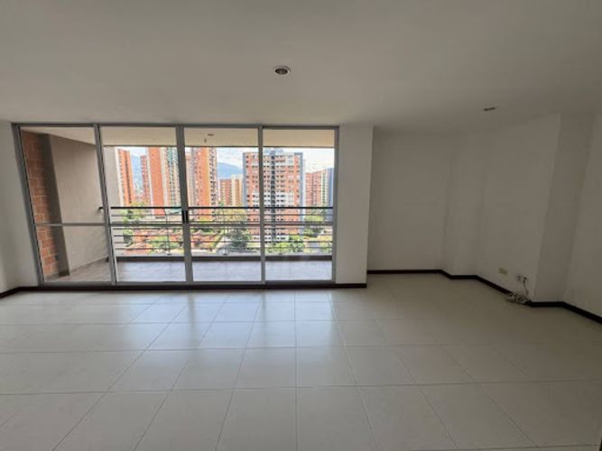 Apartamento de 3 alcobas en arriendo en Loma De Los Bernal, Bogotá, 83 m² · foto 8 de 22
