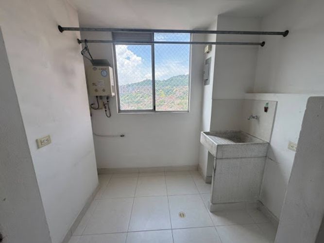 Apartamento de 3 alcobas en arriendo en Loma De Los Bernal, Bogotá, 83 m² · foto 20 de 22