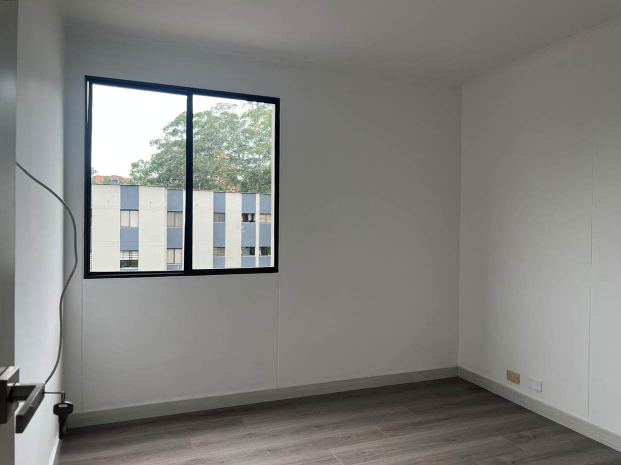 Apartamento en venta en Loma Benedictinos, Medellín · foto 8 de 18