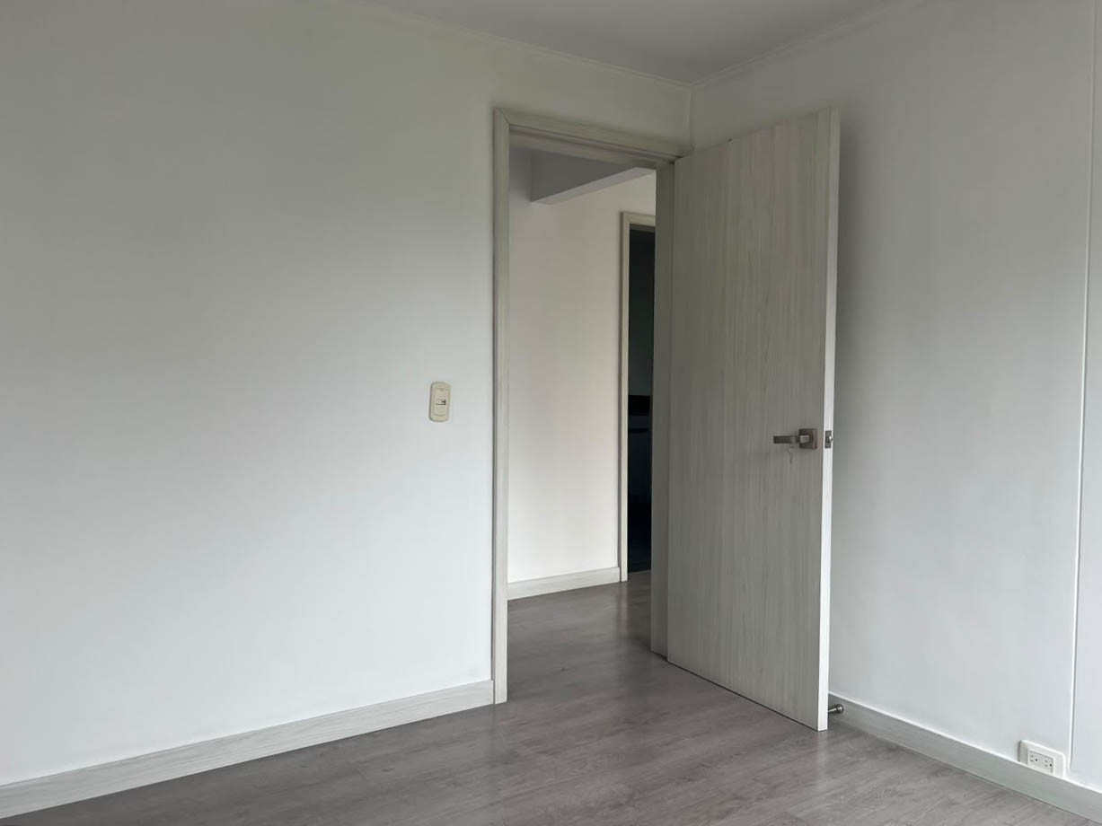 Apartamento en venta en Loma Benedictinos, Medellín · foto 10 de 18
