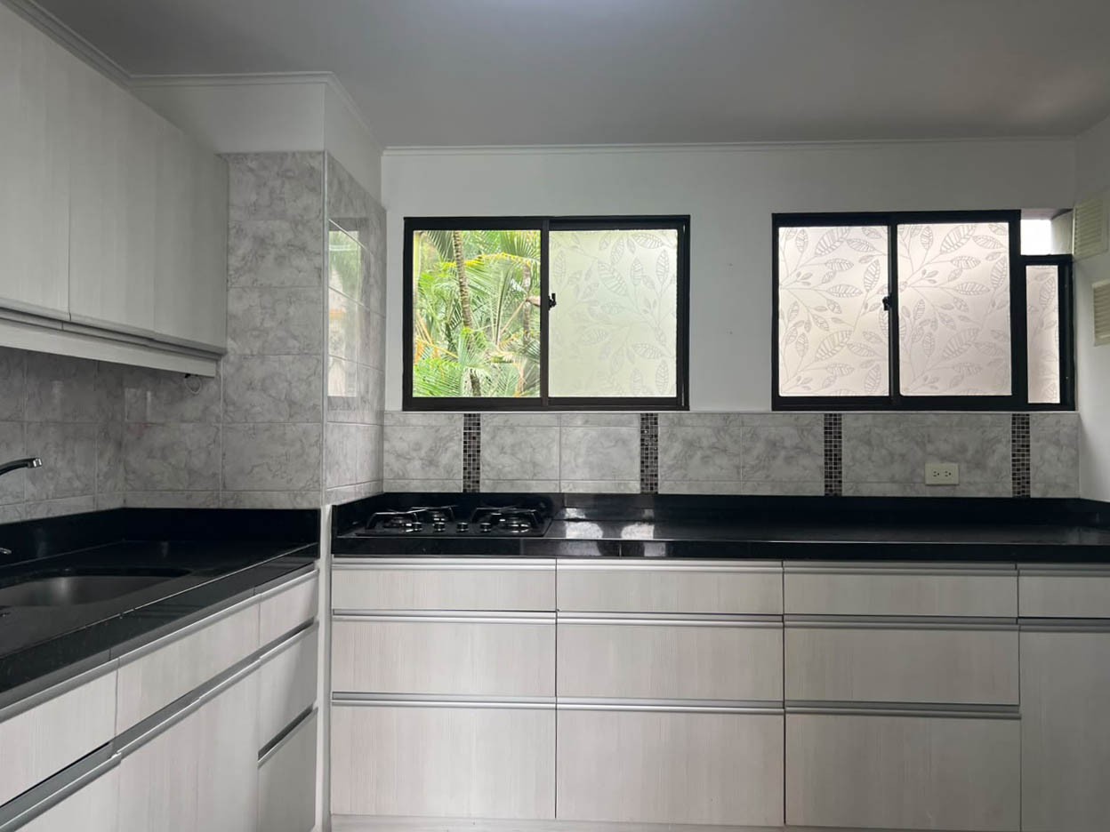 Apartamento en venta en Loma Benedictinos, Medellín · foto 7 de 18