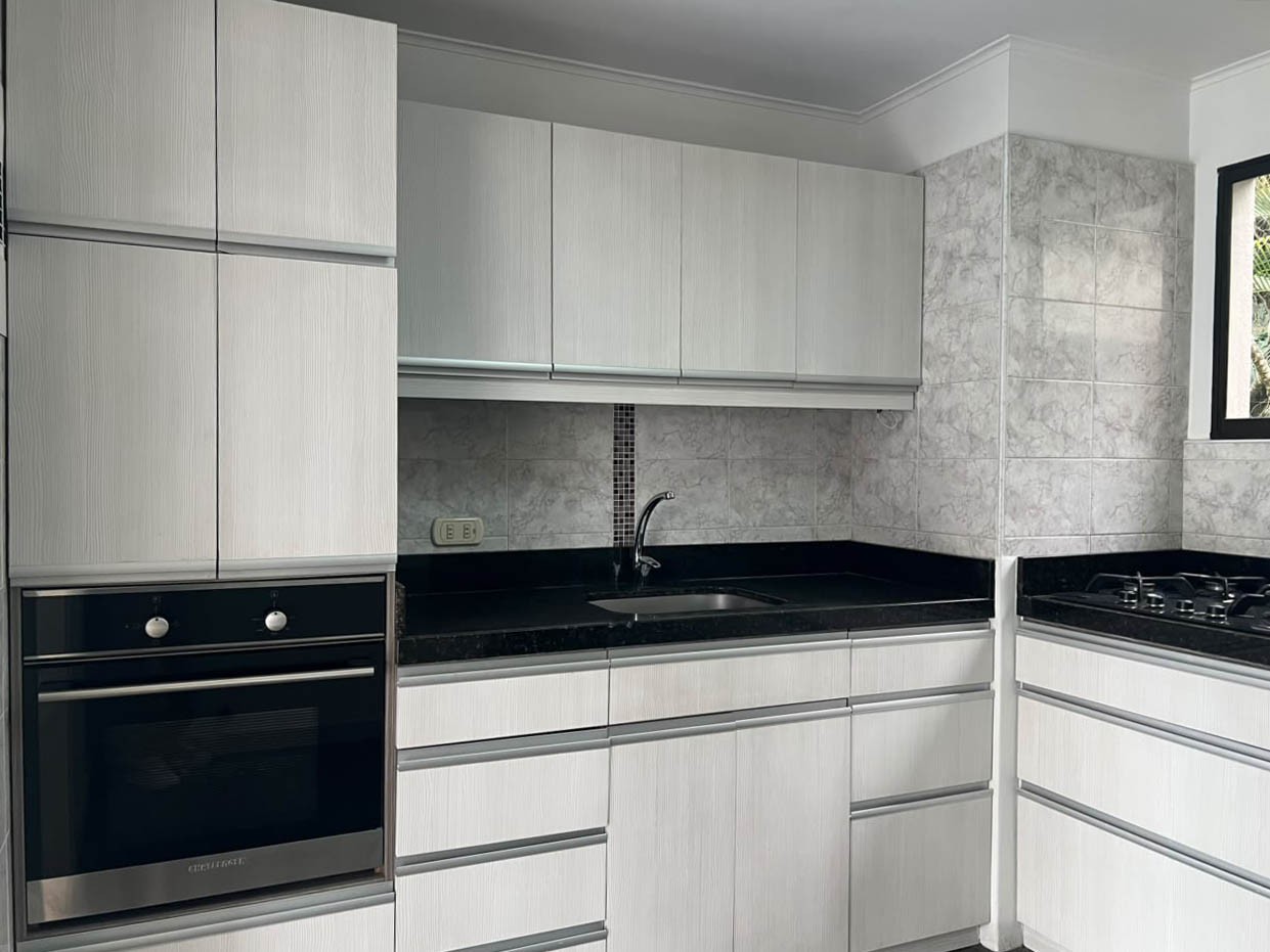 Apartamento en venta en Loma Benedictinos, Medellín · foto 6 de 18