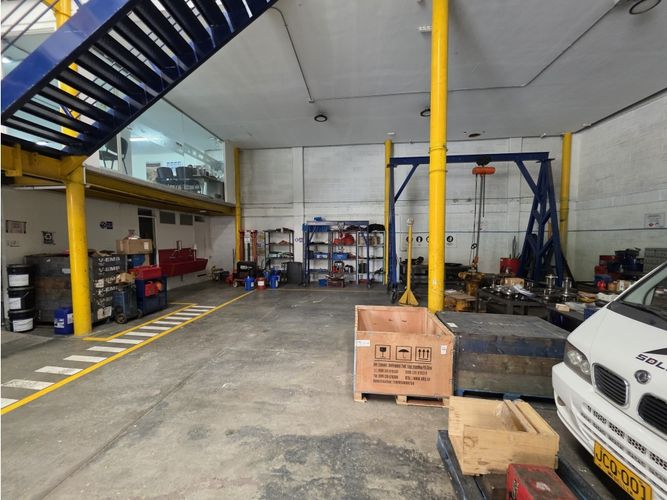 Bodega en arriendo en Entreamigos, Sabaneta, 920 m² · foto 3 de 12