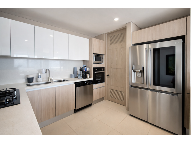 Apartamento de 3 alcobas en venta en San Jose De Bavaria, Bogotá, 148 m² · foto 2 de 24