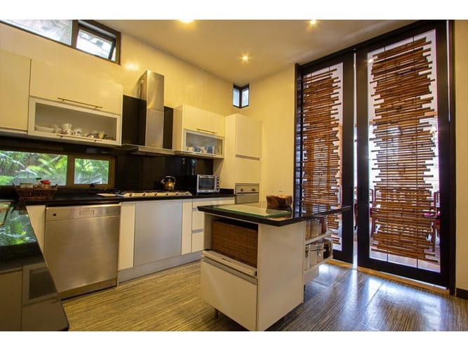 Casa de 4 alcobas en venta en Los Rosales, Bogotá, 496 m² · foto 7 de 24