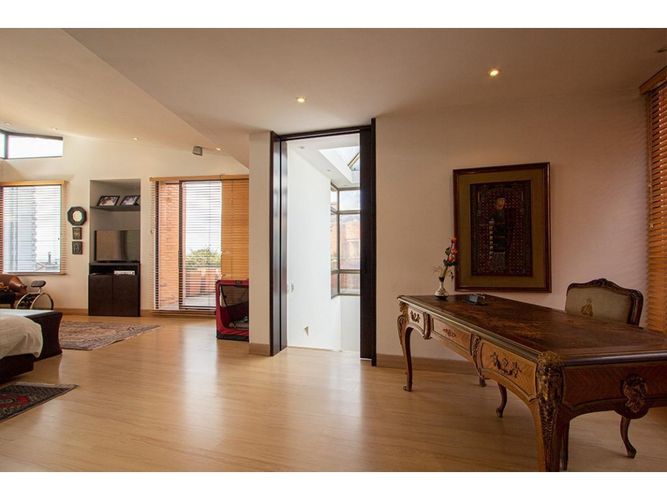 Casa de 4 alcobas en venta en Los Rosales, Bogotá, 496 m² · foto 18 de 24