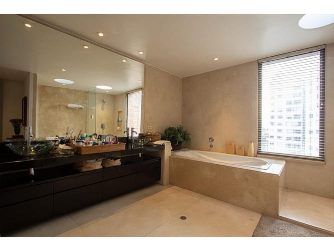 Casa de 4 alcobas en venta en Los Rosales, Bogotá, 496 m² · foto 21 de 24