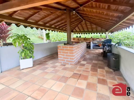 Casa de 5 alcobas en arriendo en La Honda, Guarne · foto 17 de 24