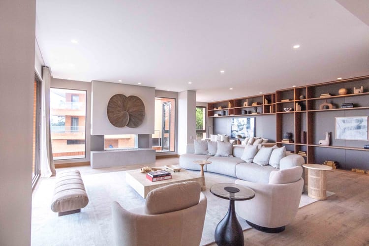 Apartamento de 3 alcobas en venta en Santa Barbara Alta, Bogotá, 332 m² · foto 2 de 24