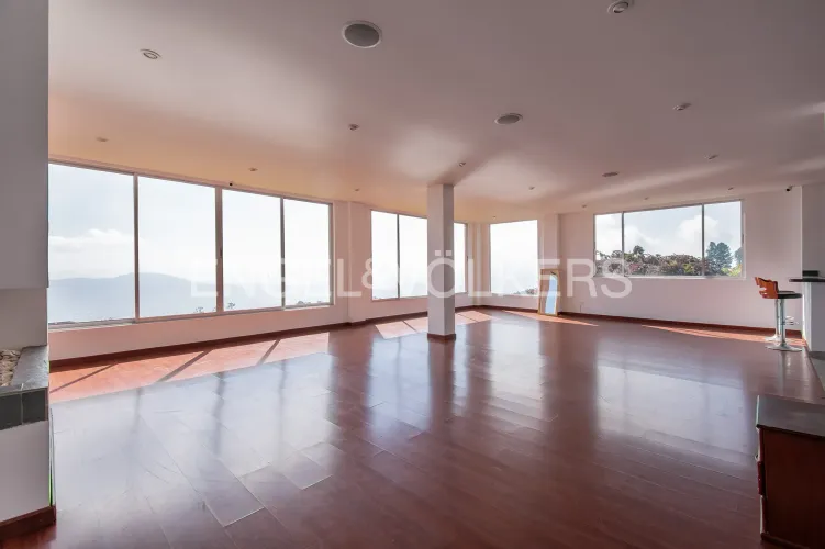 Casa de 3 alcobas en arriendo en Yerbabuena, Sopó, 440 m² · foto 4 de 18