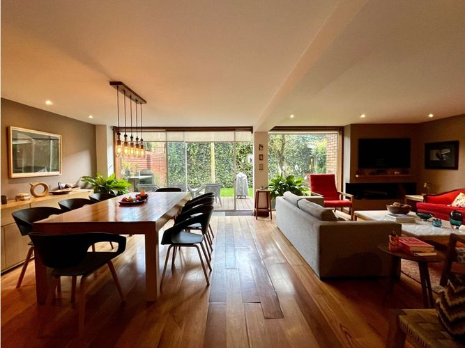 Casa de 3 alcobas en venta en Los Lagartos, Bogotá, 230 m² · foto 2 de 24