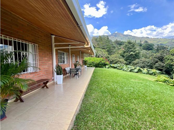 Finca en venta en La Candelaria, Copacabana, 300 m² · foto 3 de 24