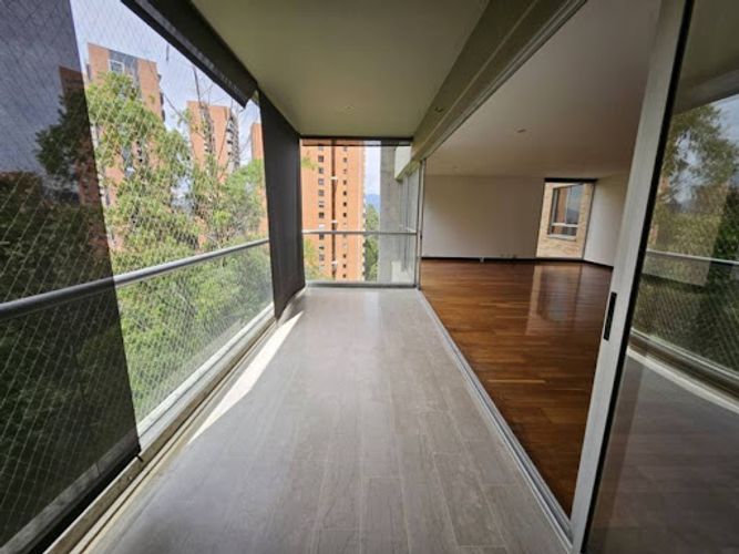 Apartamento de 3 alcobas en arriendo en La Calera, Medellín, 260 m² · foto 5 de 24