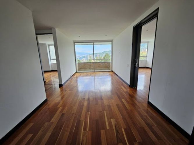 Apartamento de 3 alcobas en arriendo en La Calera, Medellín, 260 m² · foto 10 de 24