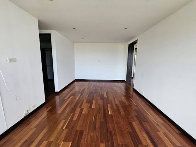 Apartamento de 3 alcobas en arriendo en La Calera, Medellín, 260 m² · foto 15 de 24