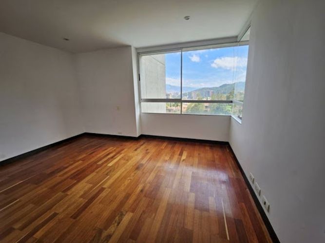 Apartamento de 3 alcobas en arriendo en La Calera, Medellín, 260 m² · foto 19 de 24
