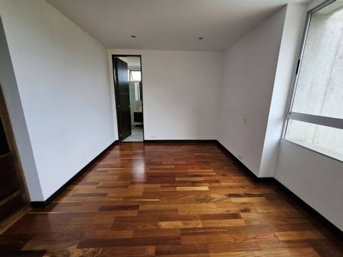 Apartamento de 3 alcobas en arriendo en La Calera, Medellín, 260 m² · foto 20 de 24