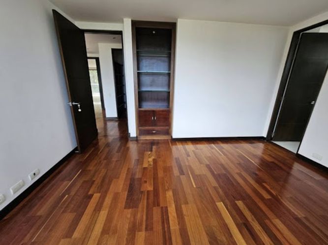 Apartamento de 3 alcobas en arriendo en La Calera, Medellín, 260 m² · foto 21 de 24