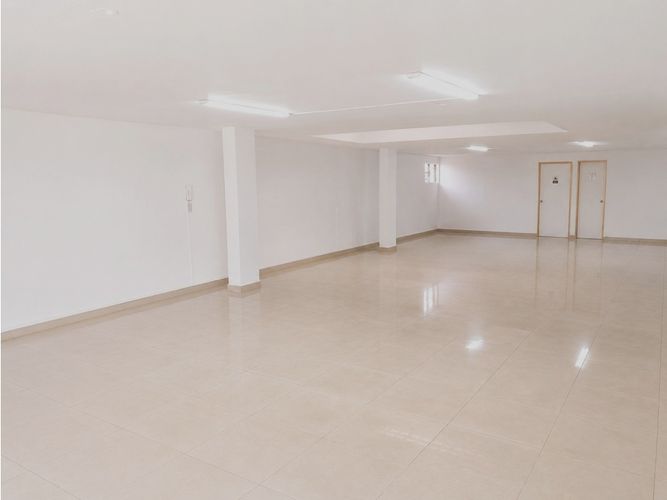 Local en venta en Manila, Medellín, 226 m² · foto 4 de 12