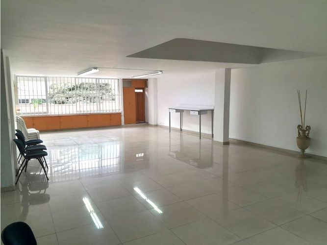 Local en venta en Manila, Medellín, 226 m² · foto 5 de 12