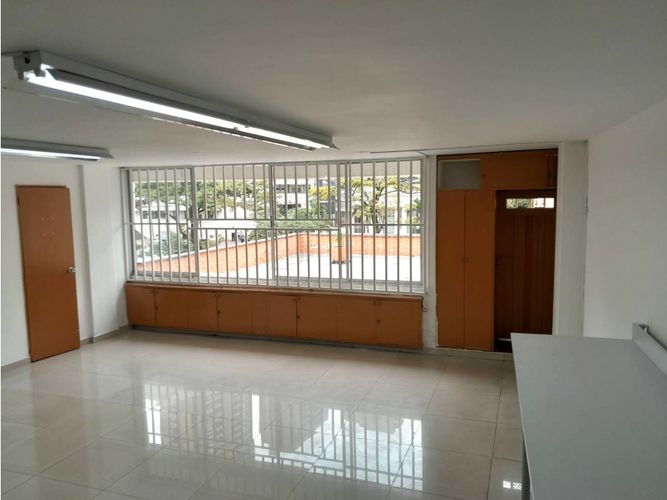 Local en venta en Manila, Medellín, 226 m² · foto 6 de 12