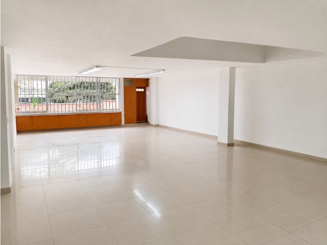 Local en venta en Manila, Medellín, 226 m² · foto 8 de 12