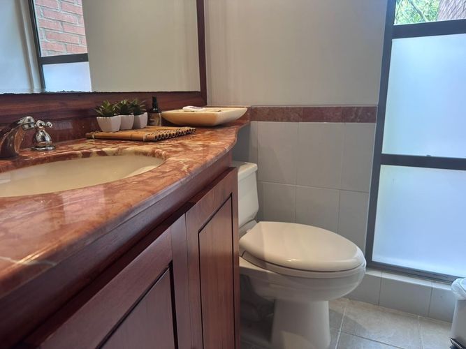 Apartamento de 4 alcobas en venta en El Poblado, Medellín, 240 m² · foto 19 de 20