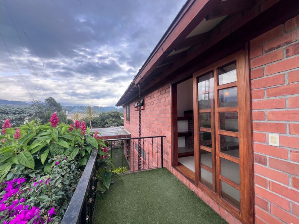 Casa en venta en Cerros De Alhambra, Manizales · foto 2 de 24