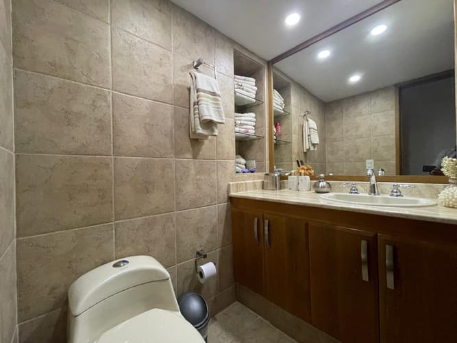Apartamento de 3 alcobas en venta en Las Lomas, Medellín, 135 m² · foto 6 de 9