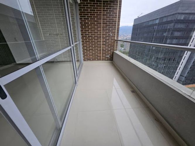 Apartamento de 3 alcobas en arriendo en Ciudad Del Río, Medellín, 80 m² · foto 6 de 23
