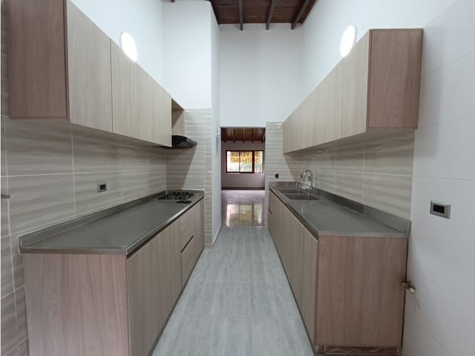 Apartamento de 3 alcobas en venta en Castropol, Envigado, 186 m² · foto 4 de 22