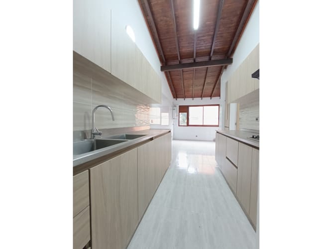 Apartamento de 3 alcobas en venta en Castropol, Envigado, 186 m² · foto 5 de 22