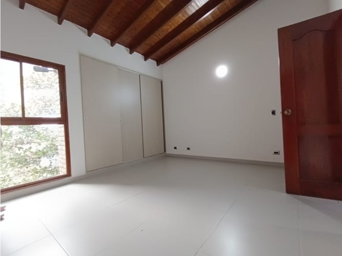Apartamento de 3 alcobas en venta en Castropol, Envigado, 186 m² · foto 8 de 22