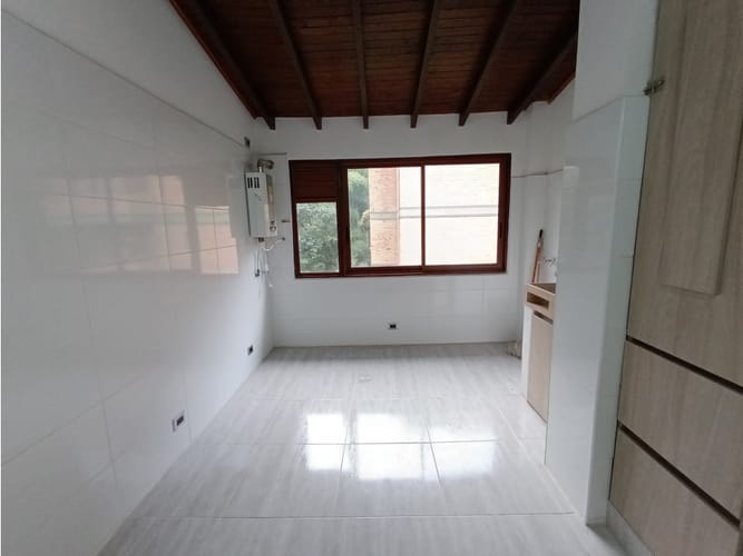 Apartamento de 3 alcobas en venta en Castropol, Envigado, 186 m² · foto 11 de 22
