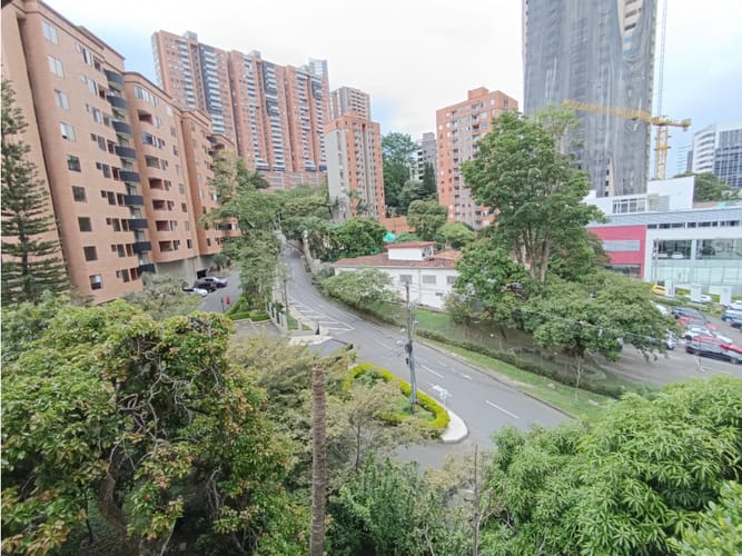 Apartamento de 3 alcobas en venta en Castropol, Envigado, 186 m² · foto 21 de 22