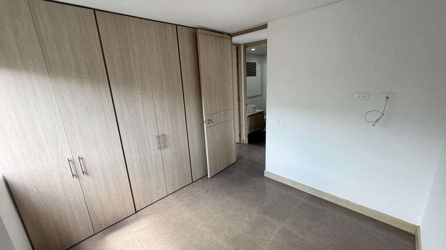 Apartamento de 2 alcobas en venta en El Castillo, Medellín, 90 m² · foto 12 de 23